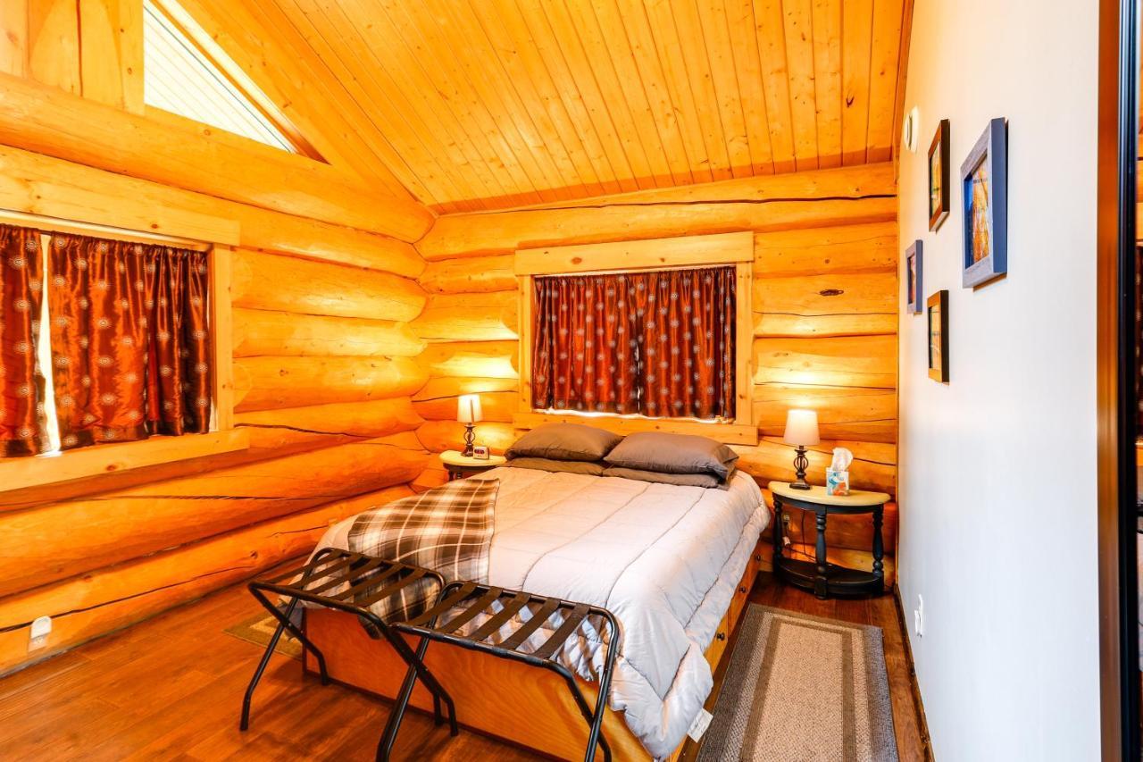 Riverside Log Cabin On-Site Aurora Viewing! North Pole Екстериор снимка